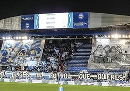 Tifo anterior de Iraultza en protesta por los horarios.