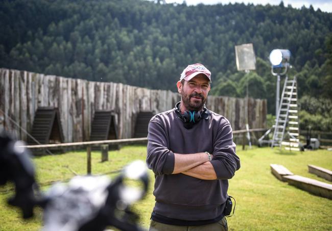 El director Joaquín Mazón en el rodaje en Maruri.