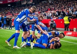 Celebración del gol de Rubén Duarte en el partido de vuelta de la pasada temporada.