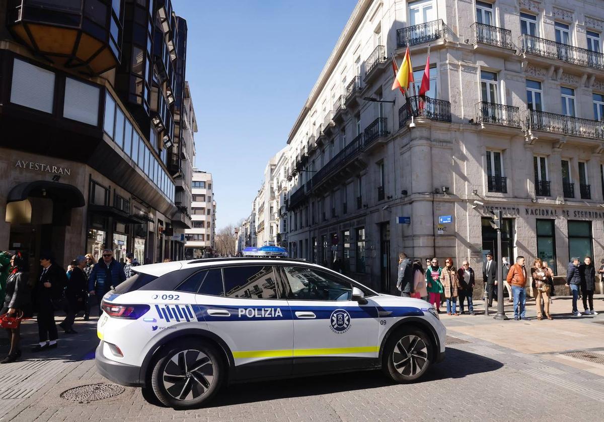 Dos detenidos por agredir con una botella de cristal a una persona en una pelea en Vitoria