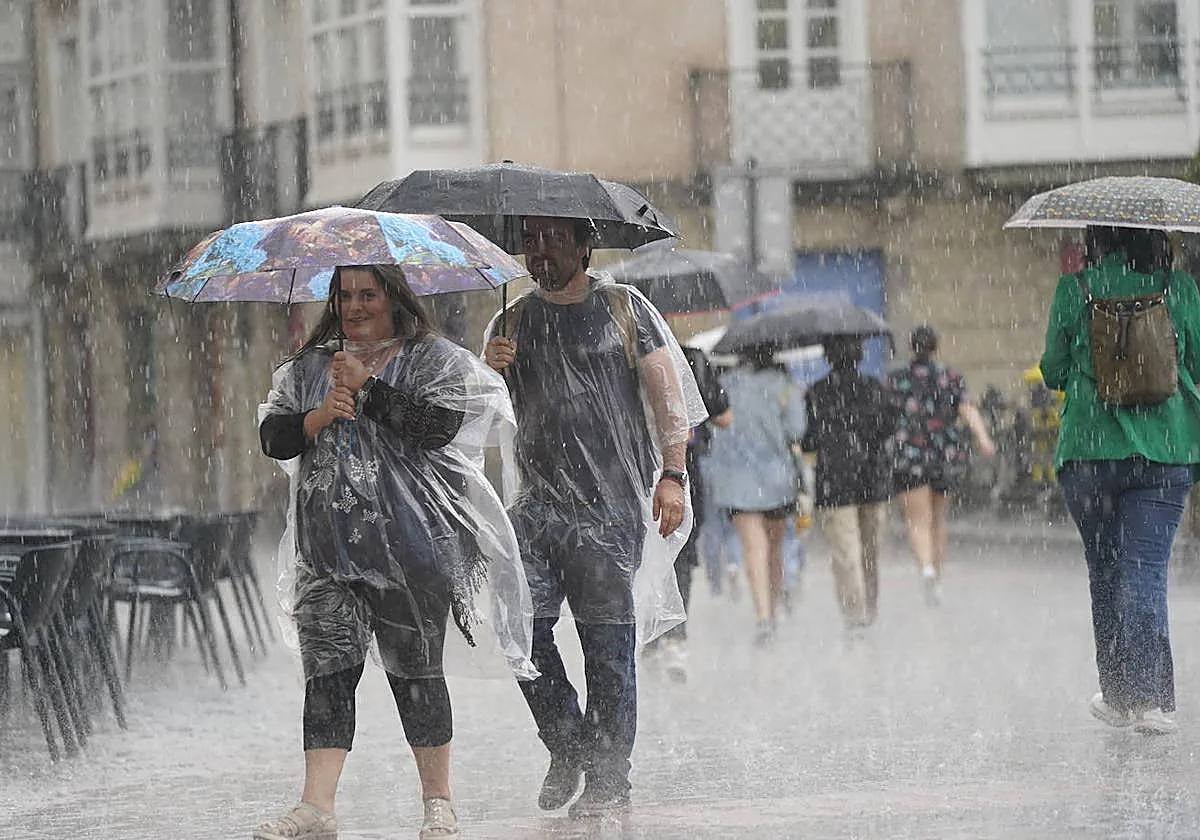 La lluvia descarga con fuerza en varios puntos de Álava