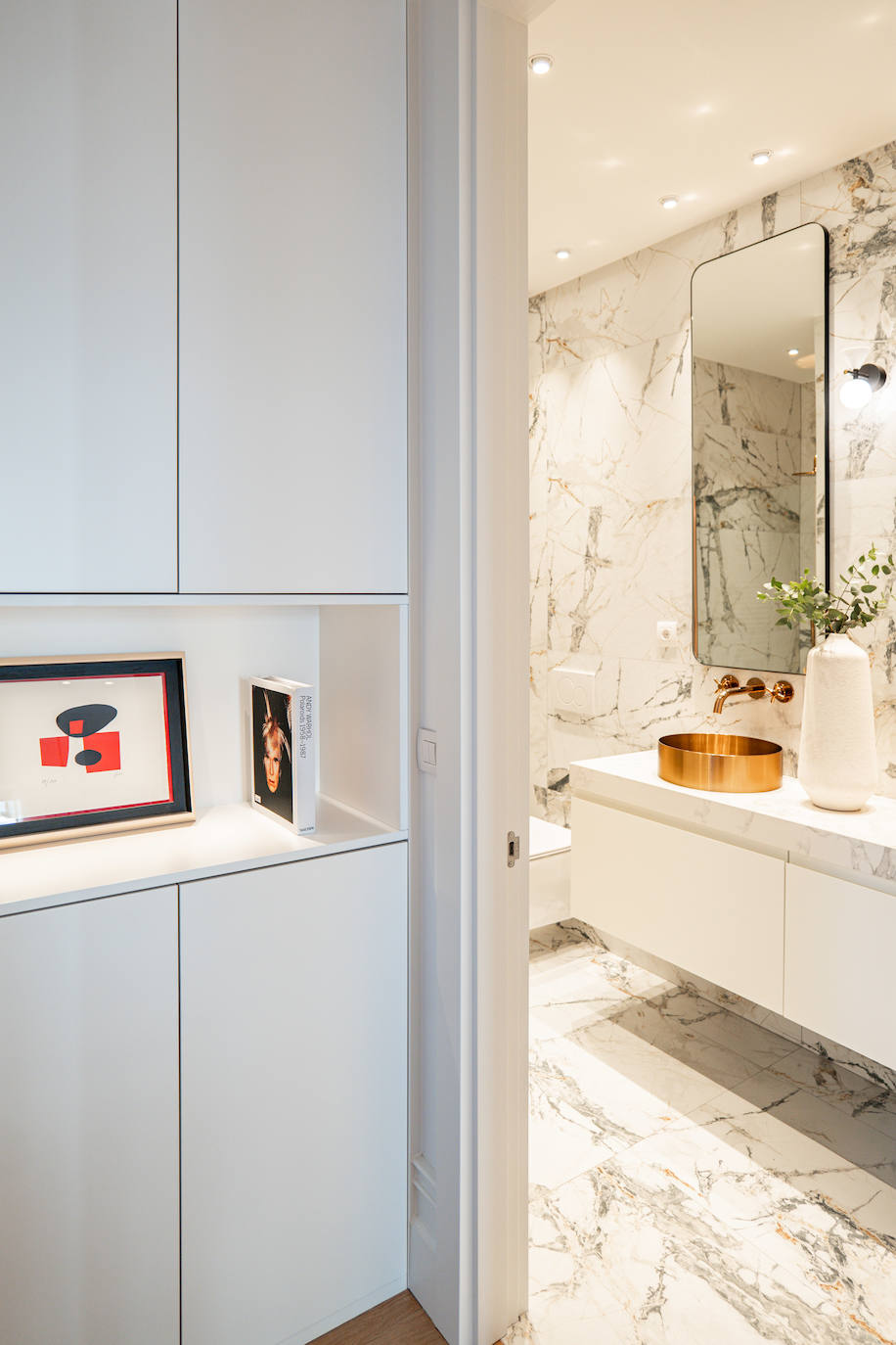 La vivienda de una familia en el Ensanche bilbaíno con más de 100 años de historia y toque moderno