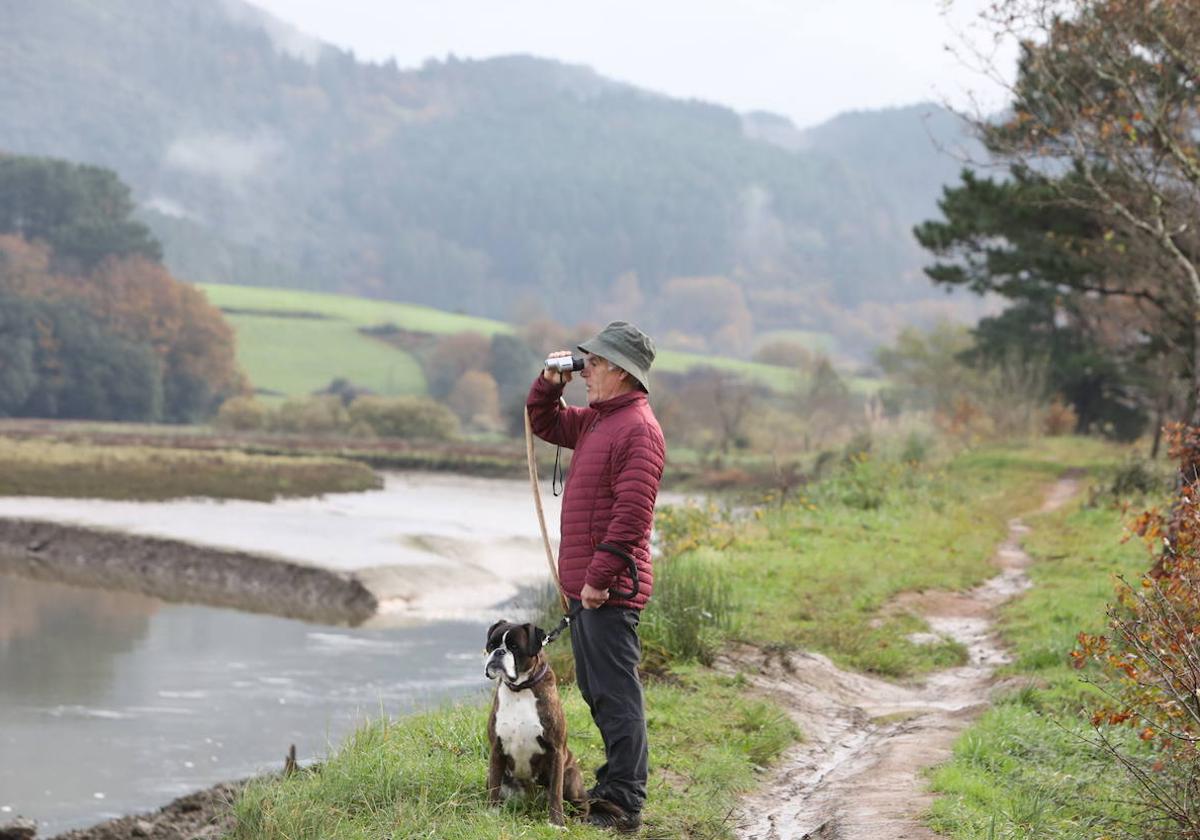 Espacio por el que discurrirá el sendero hacia el futuro Guggenheim de Urdaibai