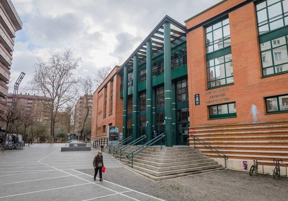 El centro cívico de Judimendi es uno de los edificios donde se acometerá una rehabilitación energética.