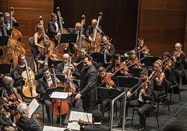 Euskadiko Orkestra, bajo la dirección de Robert Treviño.
