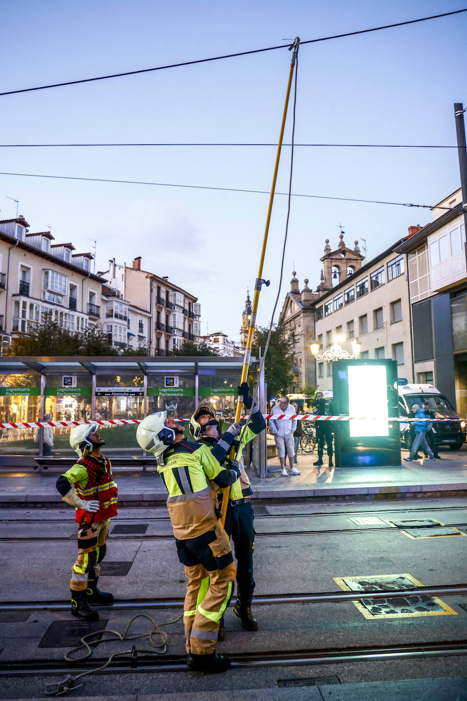 El centro de Vitoria se queda sin tranvía por una avería