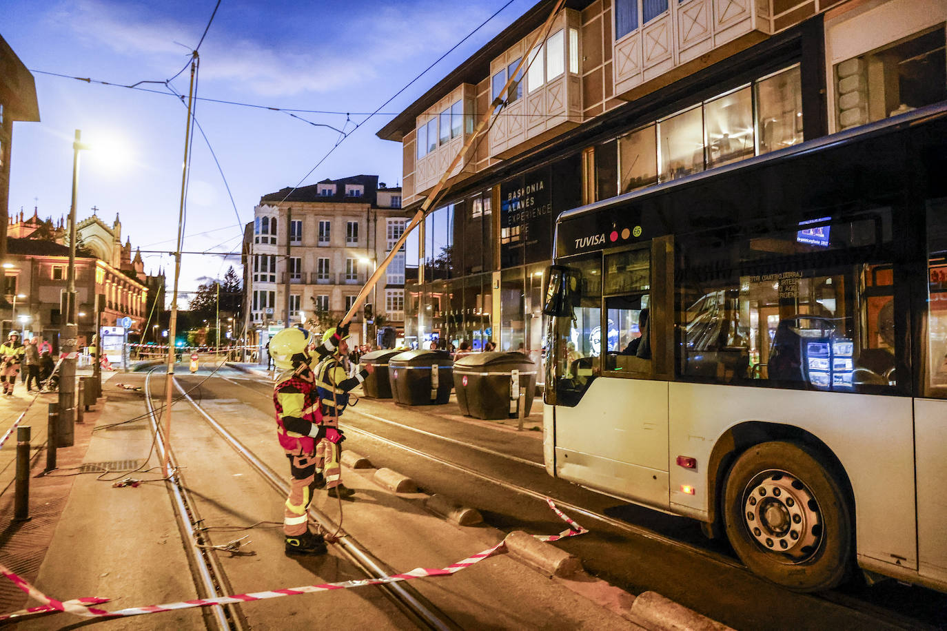 El centro de Vitoria se queda sin tranvía por una avería