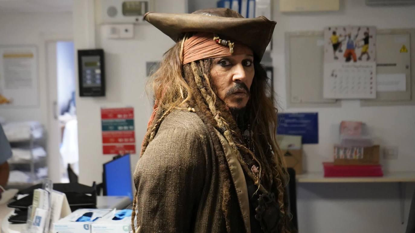 Las imágenes de Johnny Depp como Capitán Jack Sparrow en el Hospital de Donostia