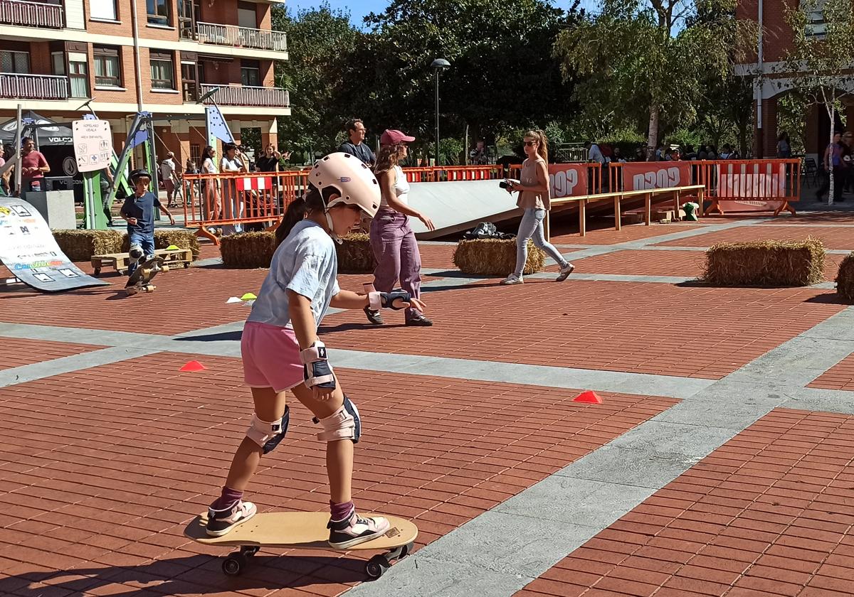 Las skaters cogen vuelo en Sopela