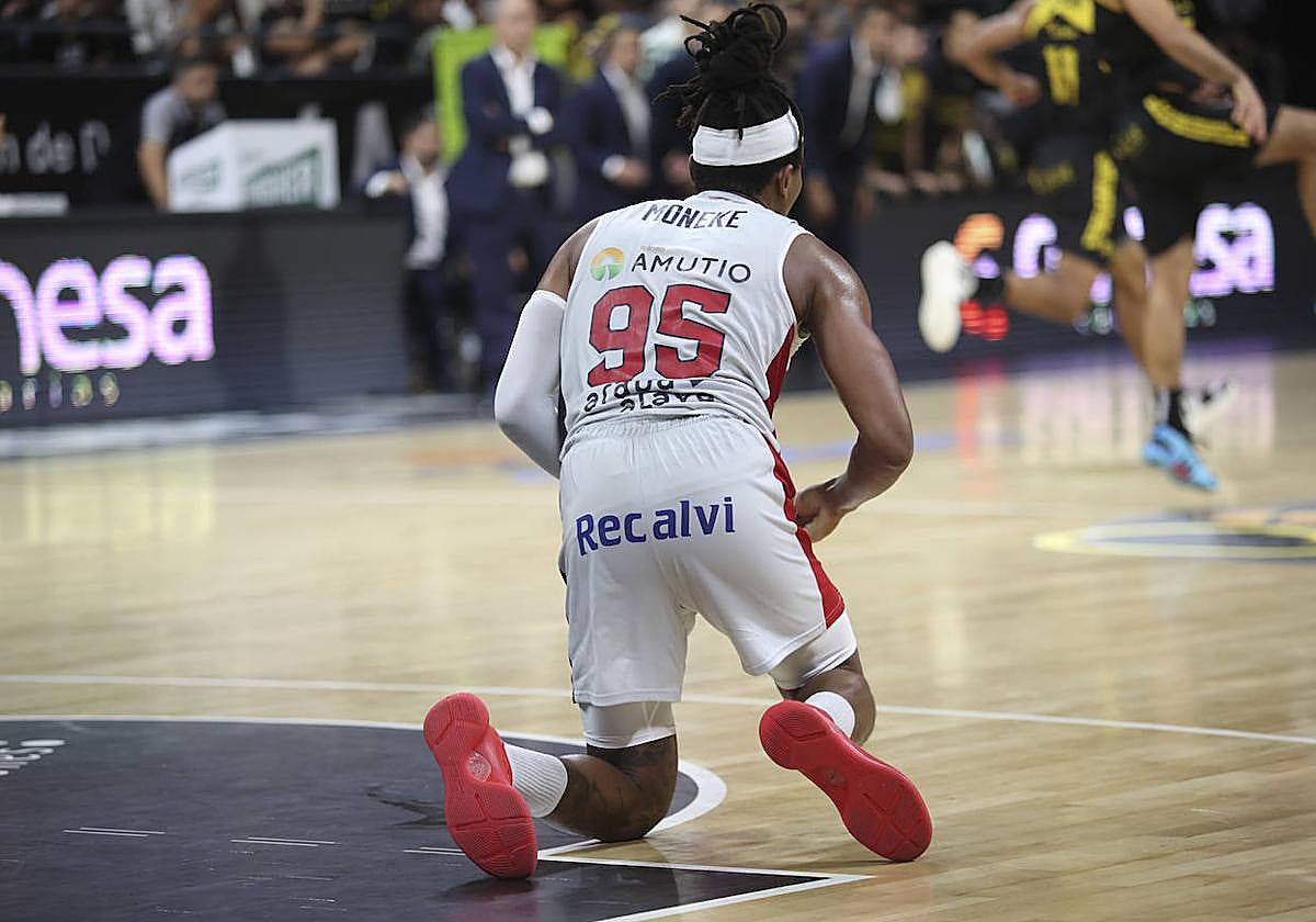 Un equipo abierto por obras, igual que la vieja catedral