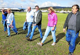 Andoni Ortuzar e Imanol Pradales, junto con varios dirigentes delPNV, visitaron este sábado las campas de Foronda