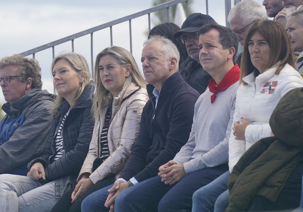 Urkullu, en la tribuna de invitados.