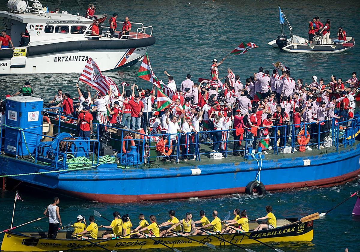 Las administraciones que venden décimos de la Lotería de Navidad con las fechas de la final de Copa y la gabarra