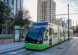 Salburua es el último barrio al que ha llegado el tranvía de Vitoria.