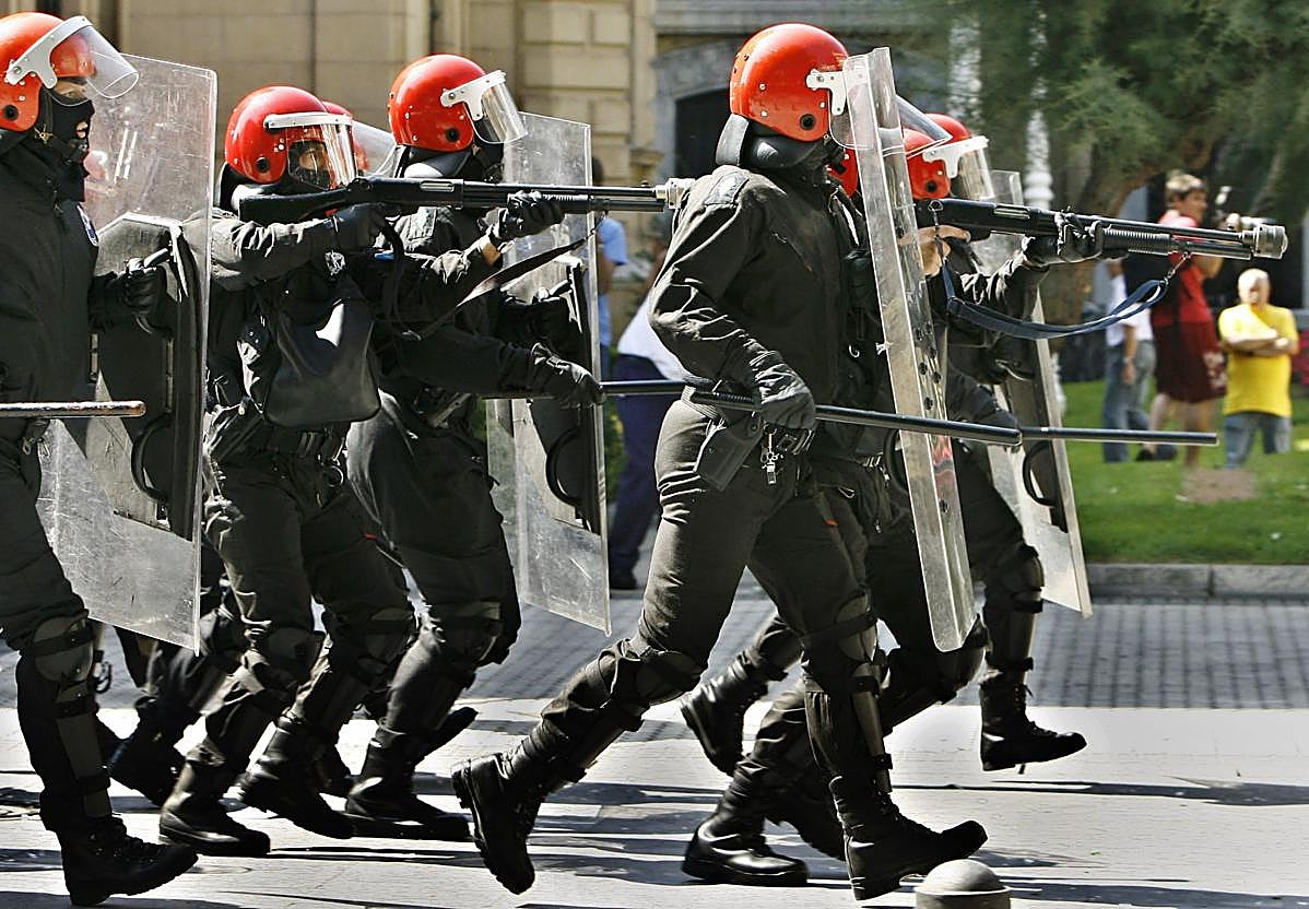 La Ertzaintza no usa las pelotas de goma en Euskadi desde el 'caso Cabacas'