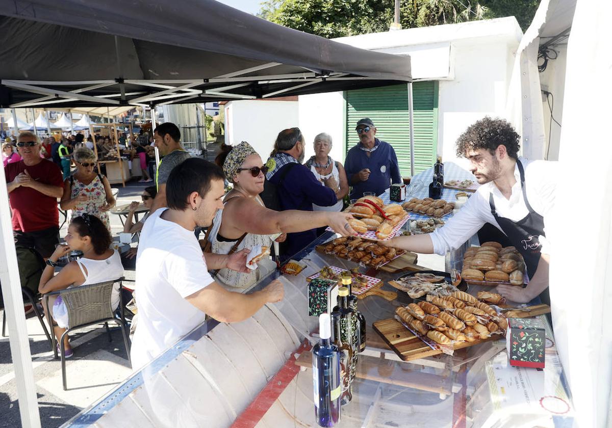 La gastronomía tendrá un gran protagonismo en la cita, que contará con food trucks que servirán toda clase de pintxos, quesos, empanadas y zumos recién exprimidos.