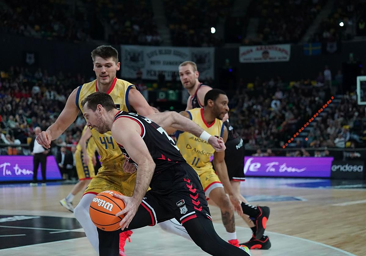 Dragic fue clave en la recta final del partido.