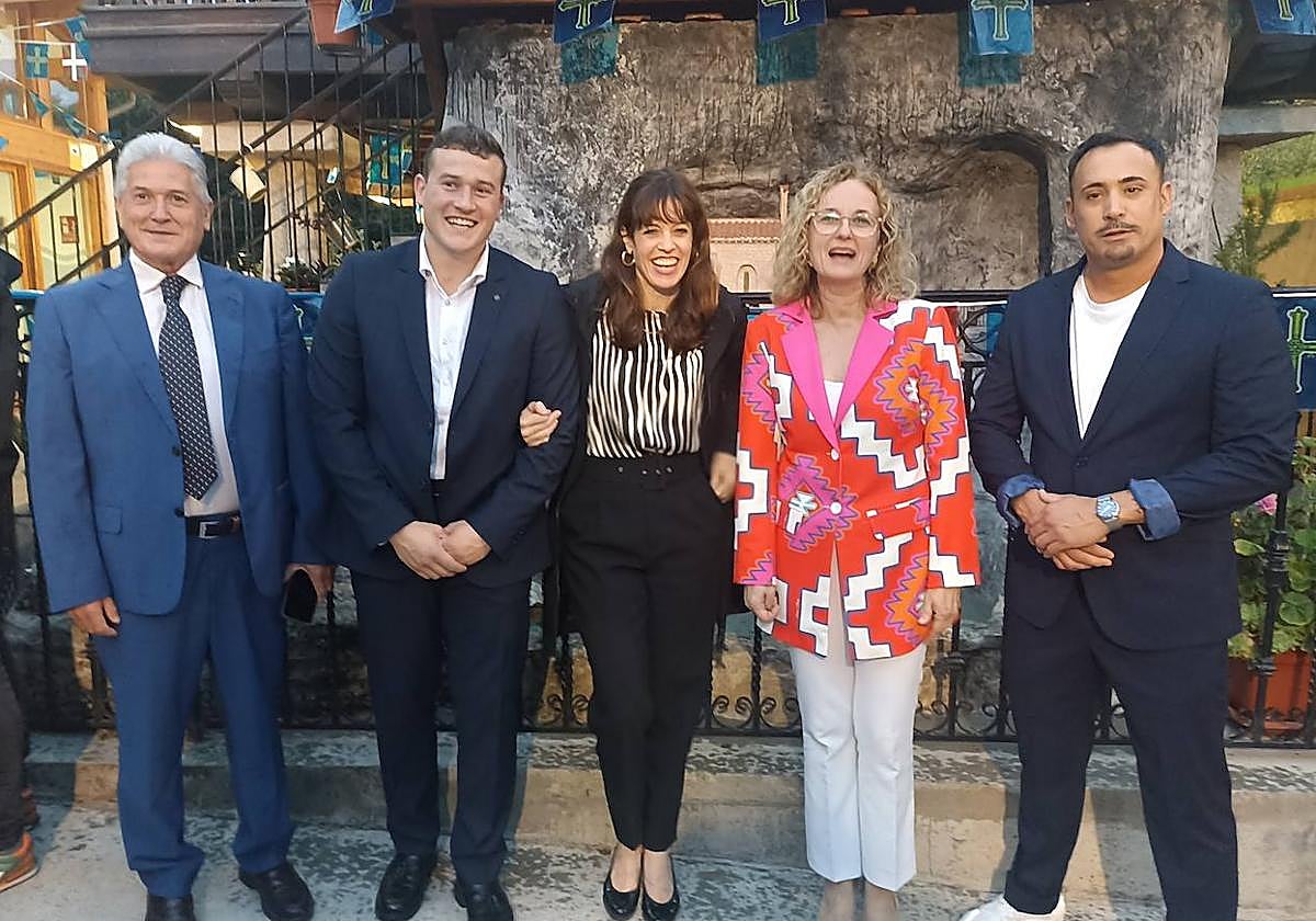 Luis Miguel Carrio, Diego Carrio, Maider Etxebarria, Cristina González y Rubén Ramos.