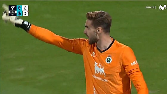 El penalti parado de Ezkieta a Aketxe en el descuento que vale el liderato en Segunda