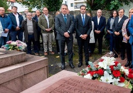 Los miembros del EBB y el lehendakari, Imanol Pradales, han visitado este lunes la tumba de José Antonio Agirre en San Juan de Luz.