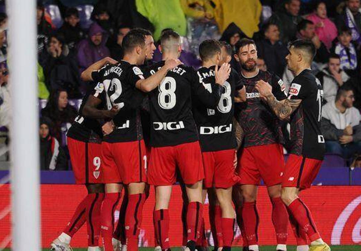 Los jugadores del Athletic celebran una victoria en Zorrilla.