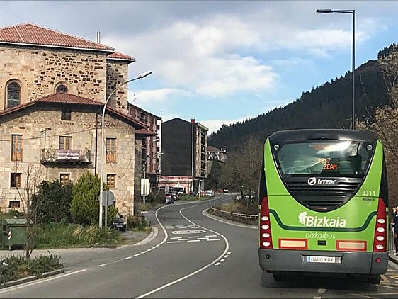 Bizkaibus probará en Urdaibai un servicio de autobús a demanda con pequeñas unidades