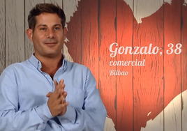 Un soltero de Bilbao se lanza a cantar para seducir a su cita en 'First Dates': «Le han salido varios gallos»