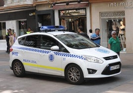 Detenido por robar botellas de aceite que escondió en una papelera en Vitoria