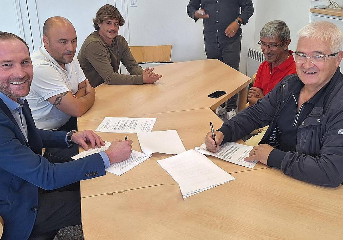 Firma del acuerdo entre ambas entidades.