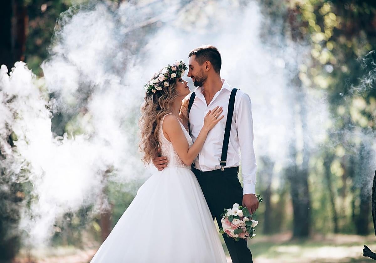 Celebración de una boda ajena a la información.