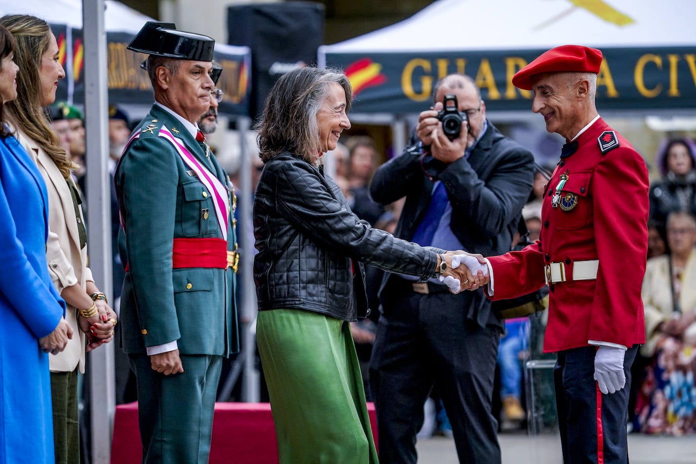 La Guardia Civil celebra el 12 de Octubre en el centro de Vitoria