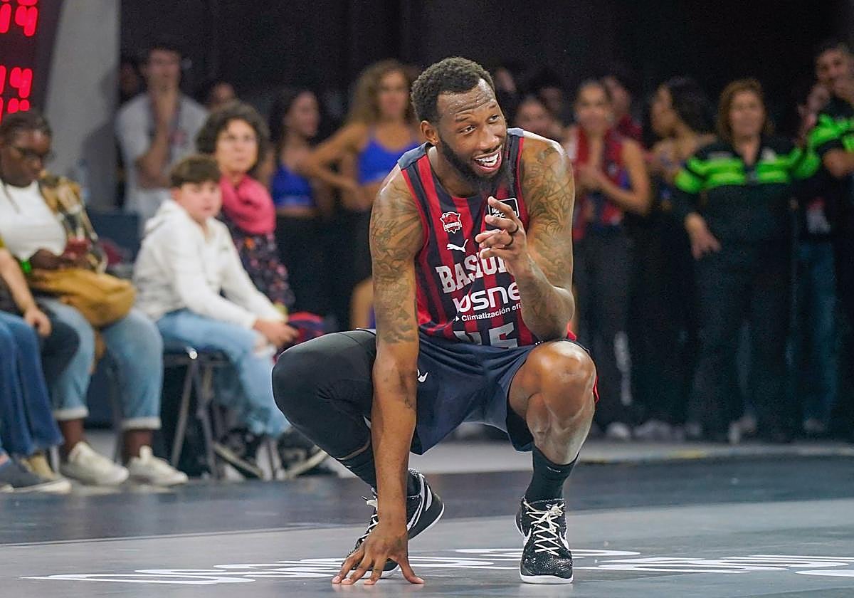 Donta Hall heredó la personalidad alegre de su padre.