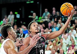 El base Melwin Pantzar, uno de los destacados en el Surne.