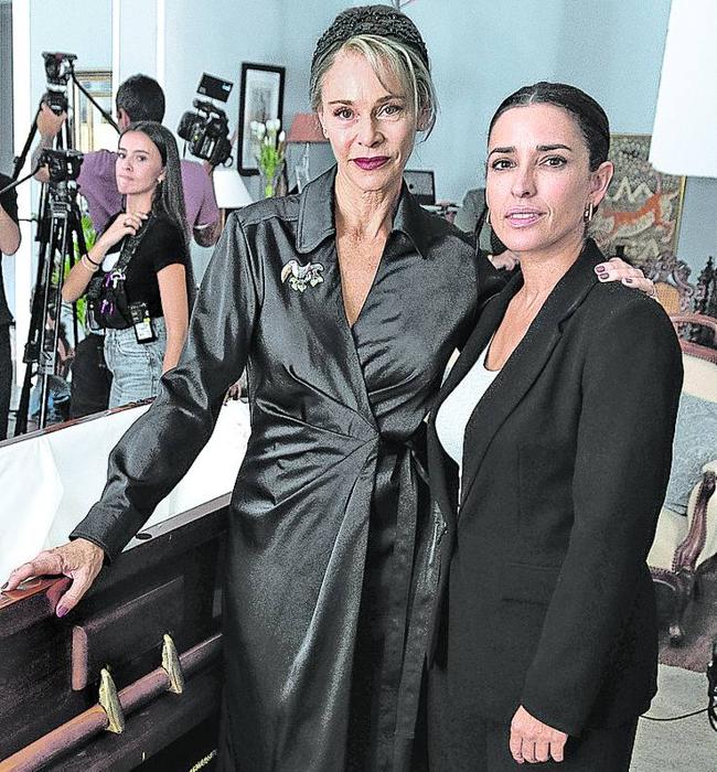 Belén Rueda e Inma Cuesta, durante un receso de la filmación.