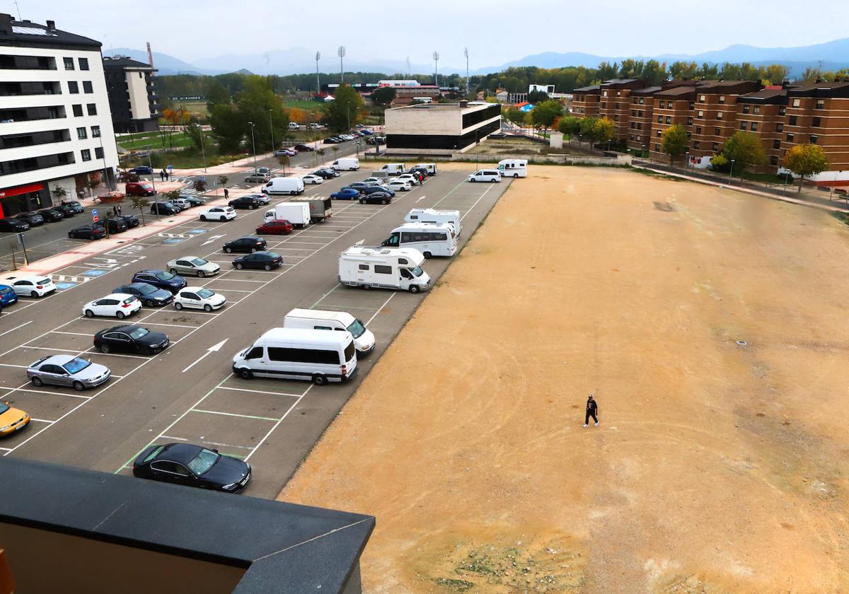 Se asfaltará una zona similar a la que ya esta preparada para coches.