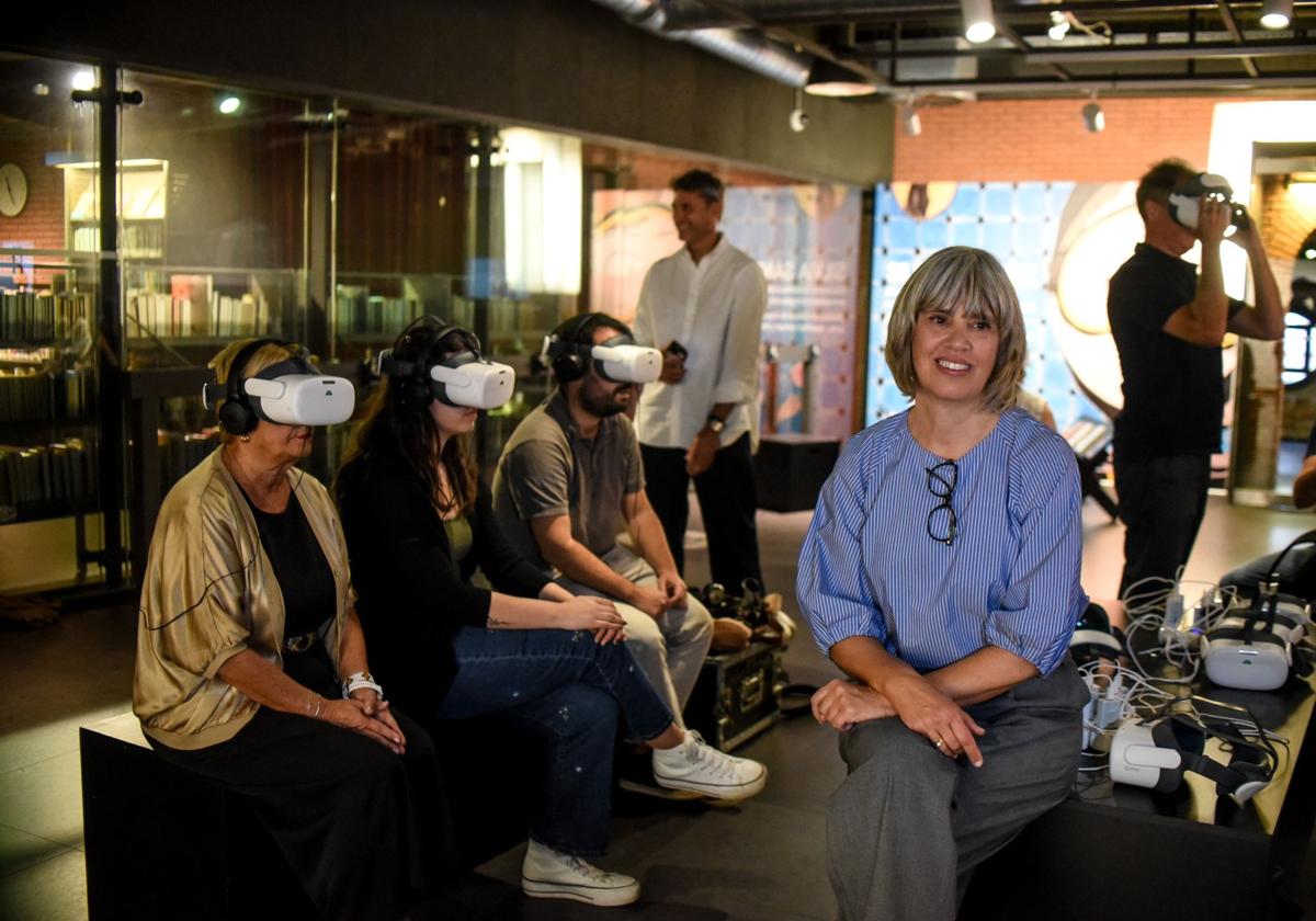 La artista Silvia Sánchez, durante la presentación de la exposición este martes.