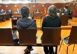 La pareja, en los momentos previos a la lectura de la sentencia oral.