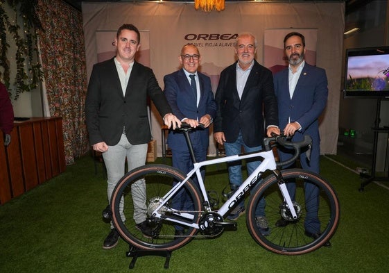 Raúl García, Ramiro González, Juan Carlos Nájera y Javier Hurtado en la presentación del evento.