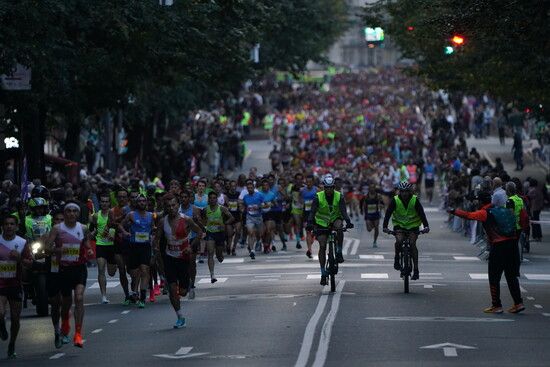 Los participantes en las tres pruebas volverán a ocupar la Gran Vía tras salir de la explanada de San Mamés.