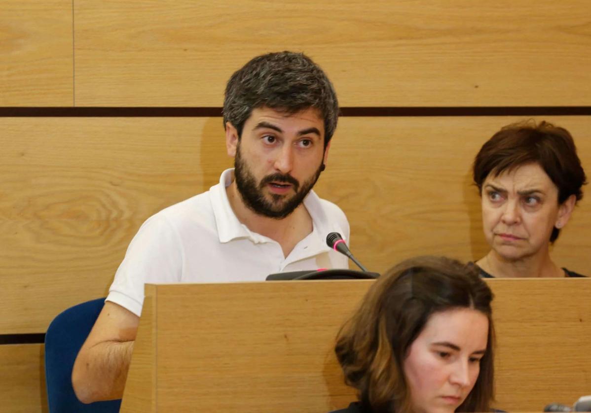 Intervención de Josu Mendikute en un pleno en Eibar, en una imagen de archivo.