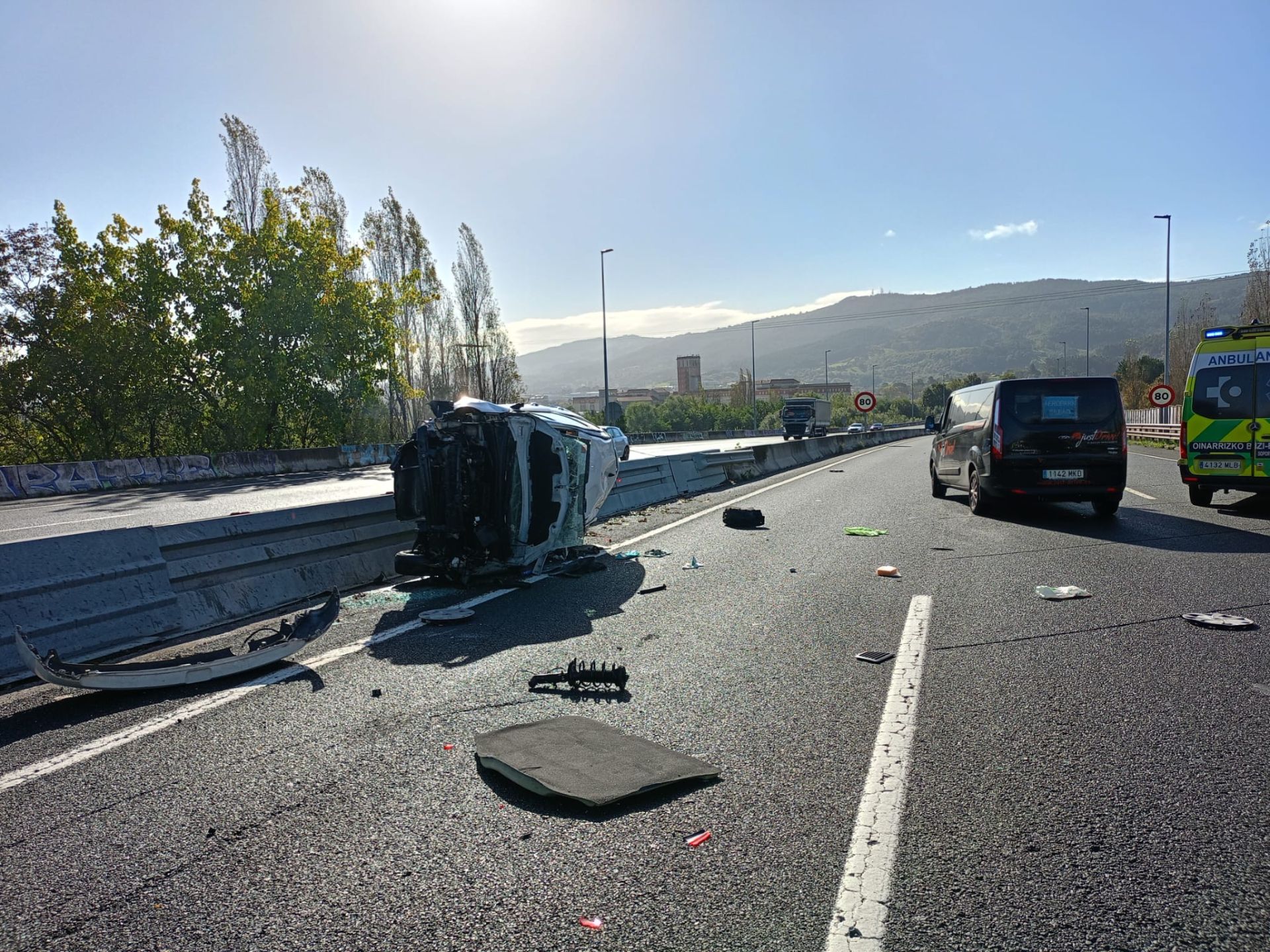 Herido un conductor en un accidente de tráfico en la N-633, a la altura de Derio