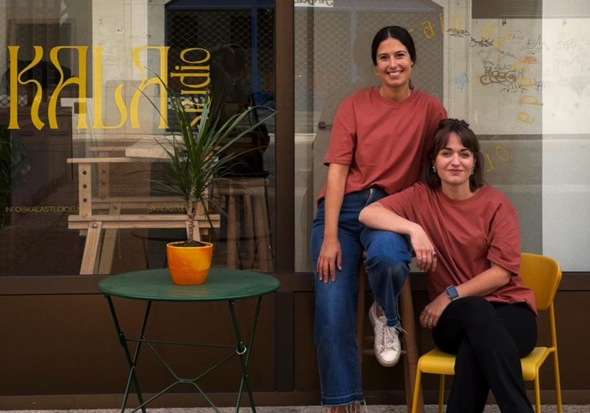 El sueño de dos amigas: un novedoso espacio en Galdakao para pintar o tejer tomando un café.