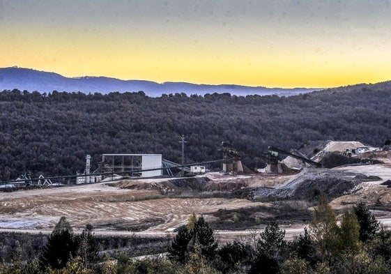 Los aerogeneradores se instalarían en el entorno de la cantera de Laminoria