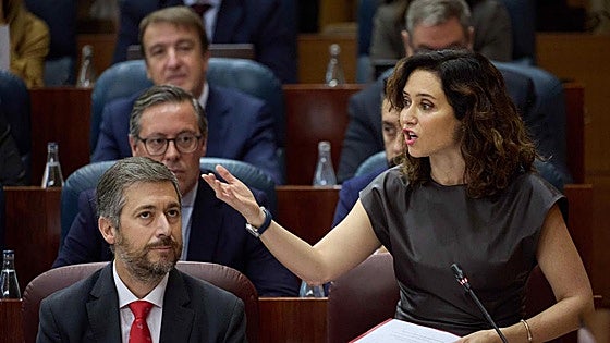 Ayuso sigue dando votos a Sánchez... para desesperación de Feijóo