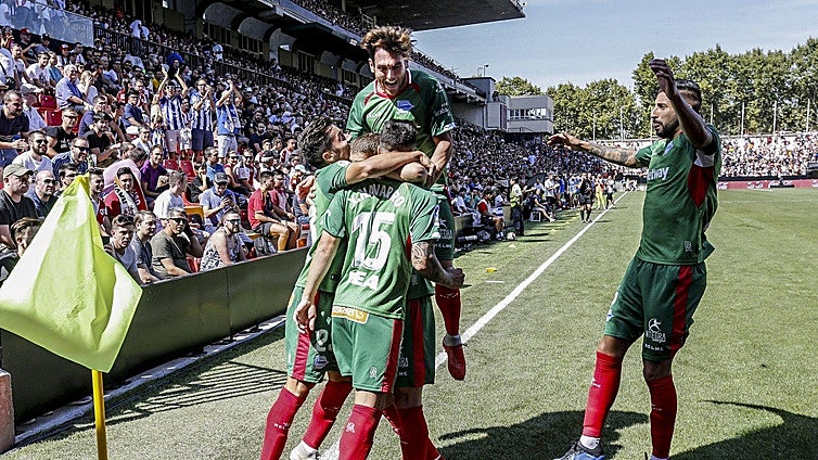 La 'manita' para la historia del Alavés en Vallecas: «El recuerdo más bonito de mis últimos años de carrera»