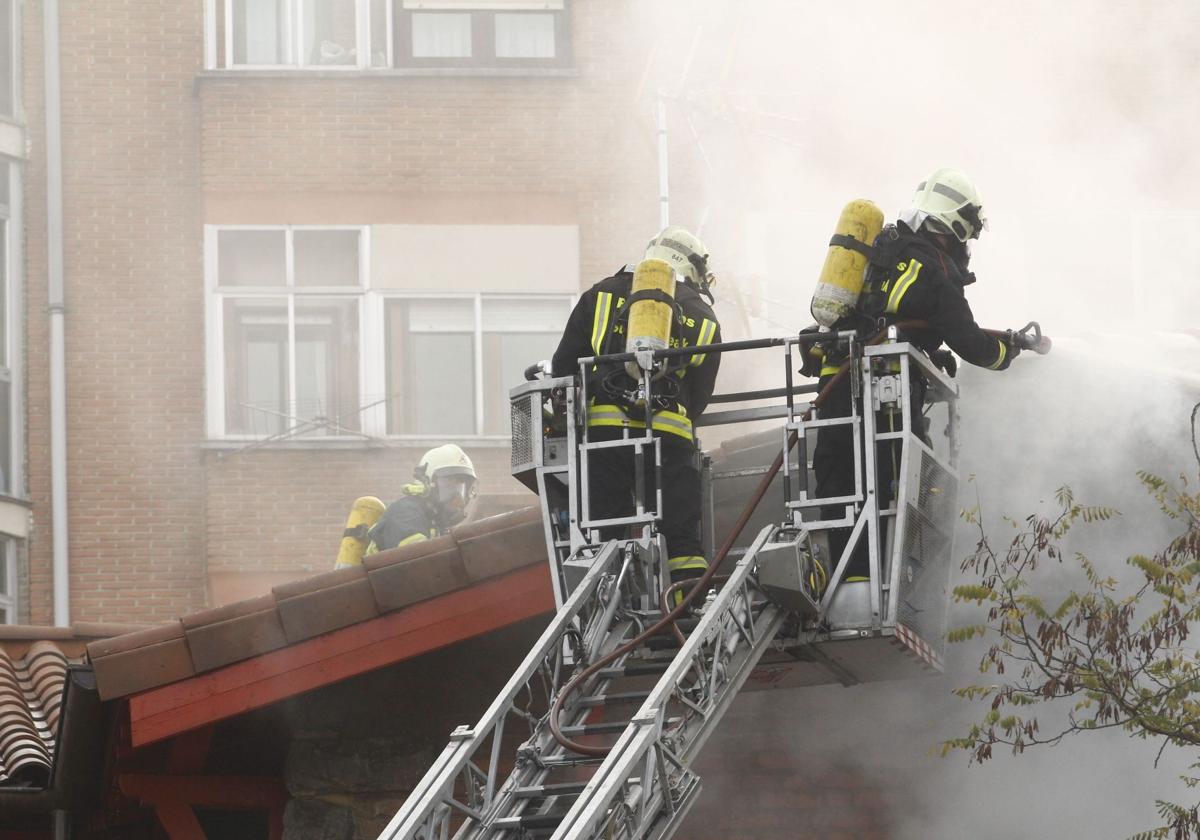 1.640 personas aspiran a una de las 23 plazas de la OPE de bomberos de Vitoria