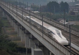 El tren Maglev, durante su reciente viaje de pruebas en Yamanashi.