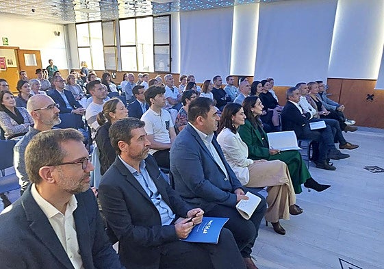 Representantes educativos e instituciones locales y autonómicas asistieron al acto en Maristak Ikastetxea