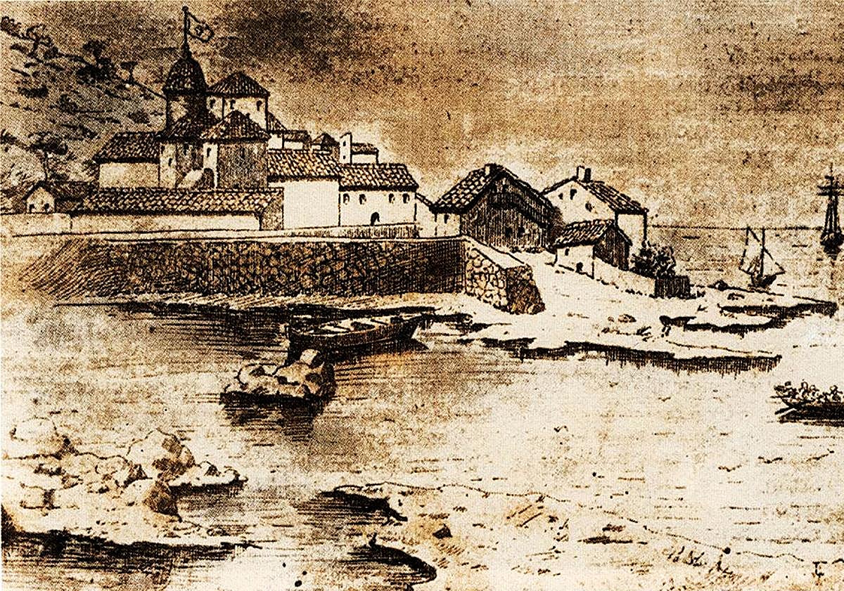 Imagen principal - Arriba, dibujo sin datar que recrea las construcciones junto al puerto. A la izquierda, imagen del merendero Poli, famoso por sus sardinas, en 1918. A la derecha, la alcaldesa, Karmele Tubilla, y la edil de Cultura, Itziar Carrocera, junto a Gorka Bóveda (izquierda) y Carlos Morán, del equipo motor del 950, muestran su pin con el logo de la efeméride.