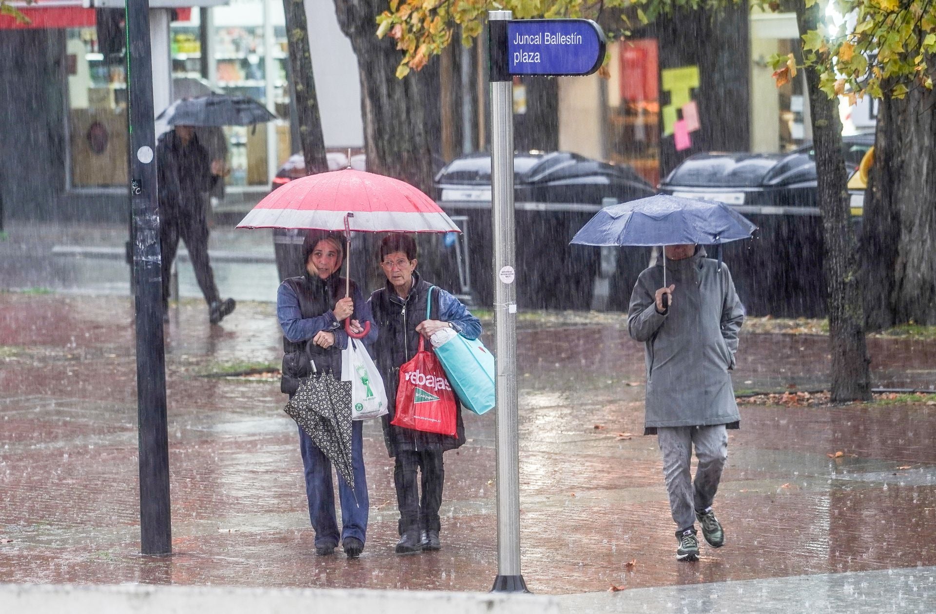 La lluvia y el frío llegan a Vitoria